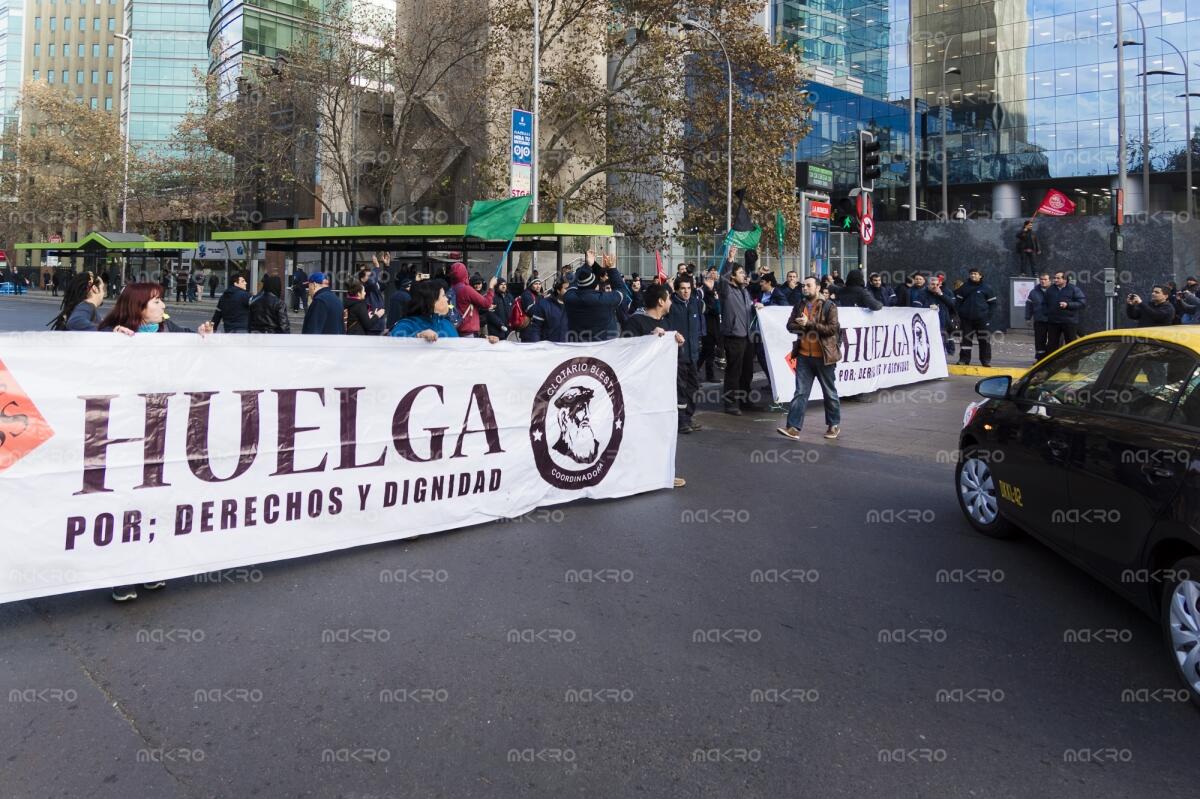 Imágenes de la huelga del operador del Transantiago