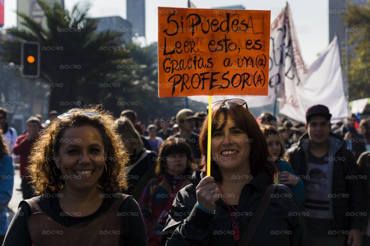 Galería de la marcha estudiantil “Que Chile decida”