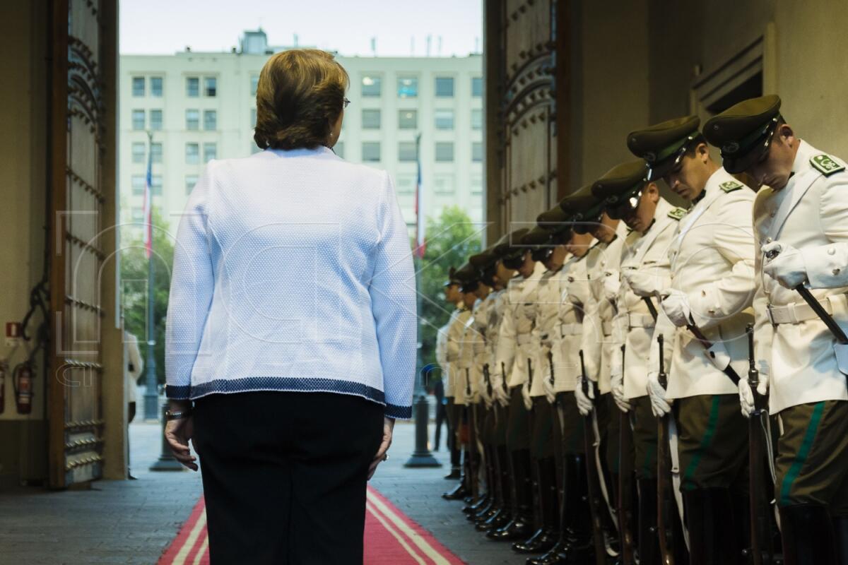 Presidenta Bachelet vuelve de vacaciones