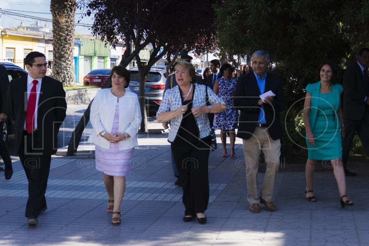 Visita Presidenta a liceo en Melipilla