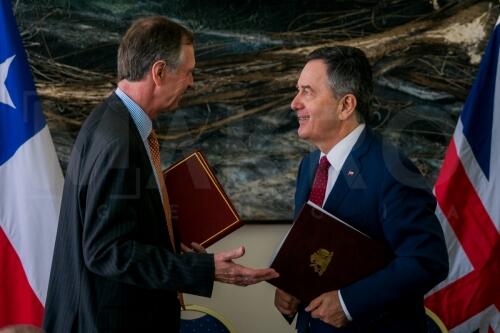 Chile y el Reino Unido firman acuerdo de asociación