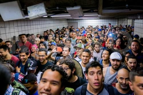 Ciudadanos venezolanos en Chile protestan contra Maduro