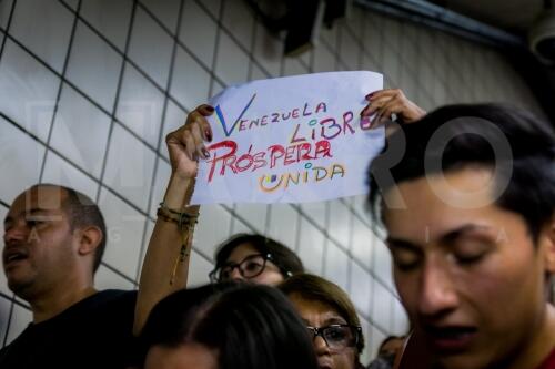 Ciudadanos venezolanos en Chile protestan contra Maduro