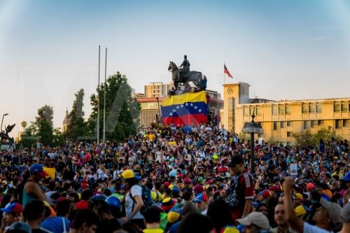 Ciudadanos venezolanos en Chile protestan contra Maduro