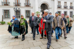 Comuneros mapuches sostienen reunión en La Moneda-9