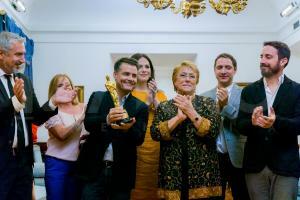 Equipo de película “Una Mujer Fantástica” en el Palacio de La Moneda-3