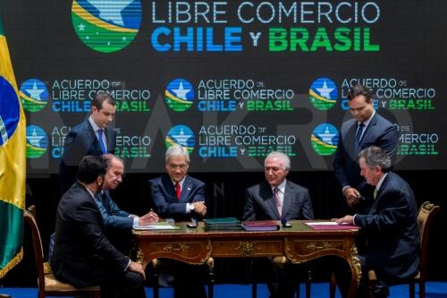 Firma de Tratado de Libre Comercio entre Brasil y Chile