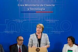 Firma proyecto de Ley creación Min Ciencia y Tecnología