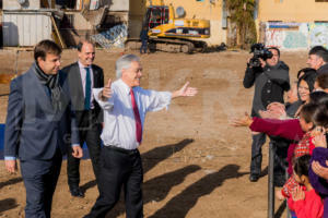 Inician demolición de los últimos edificios en el sector Bajos de Mena-3