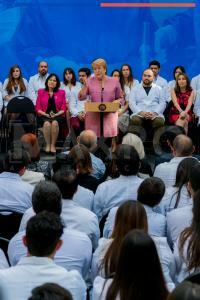 Inicio del período de formación de especialistas y destinación de médicos-8