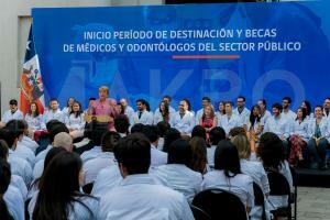 Inicio del período de formación de especialistas y destinación de médicos-9