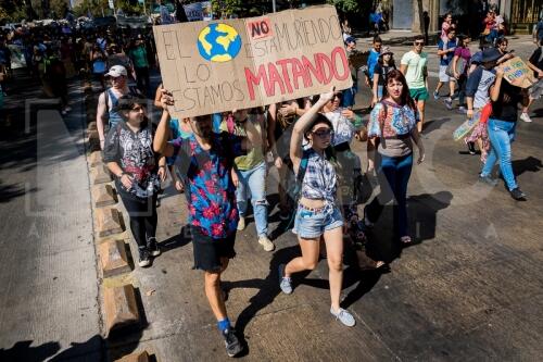 Marcha mundial Fridays for Futere en Santiago