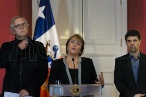 Presidenta Bachelet recibe información por crisis en Chiloe-8