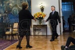 Presidente electo de Argentina es recibido en el Palacio de La Moneda