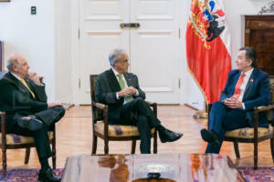 Presidente Piñera recibe en audiencia al Ministro Ampuero y al agente Grossman-5