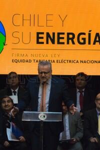 Promulgan Ley de Equidad Tarifaria en Servicios Eléctricos