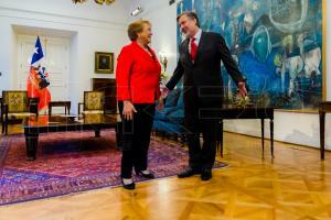 Reunión Presidenta Bachelet con el candidato Guillier-1