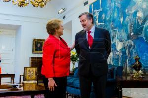Reunión Presidenta Bachelet con el candidato Guillier-4