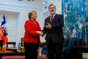 Reunión Presidenta Bachelet con el candidato Guillier-6