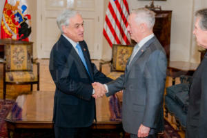 Secretario de Defensa de los Estados Unidos visita Chile-3