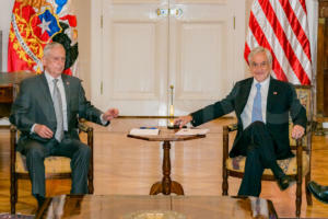 Secretario de Defensa de los Estados Unidos visita Chile-5